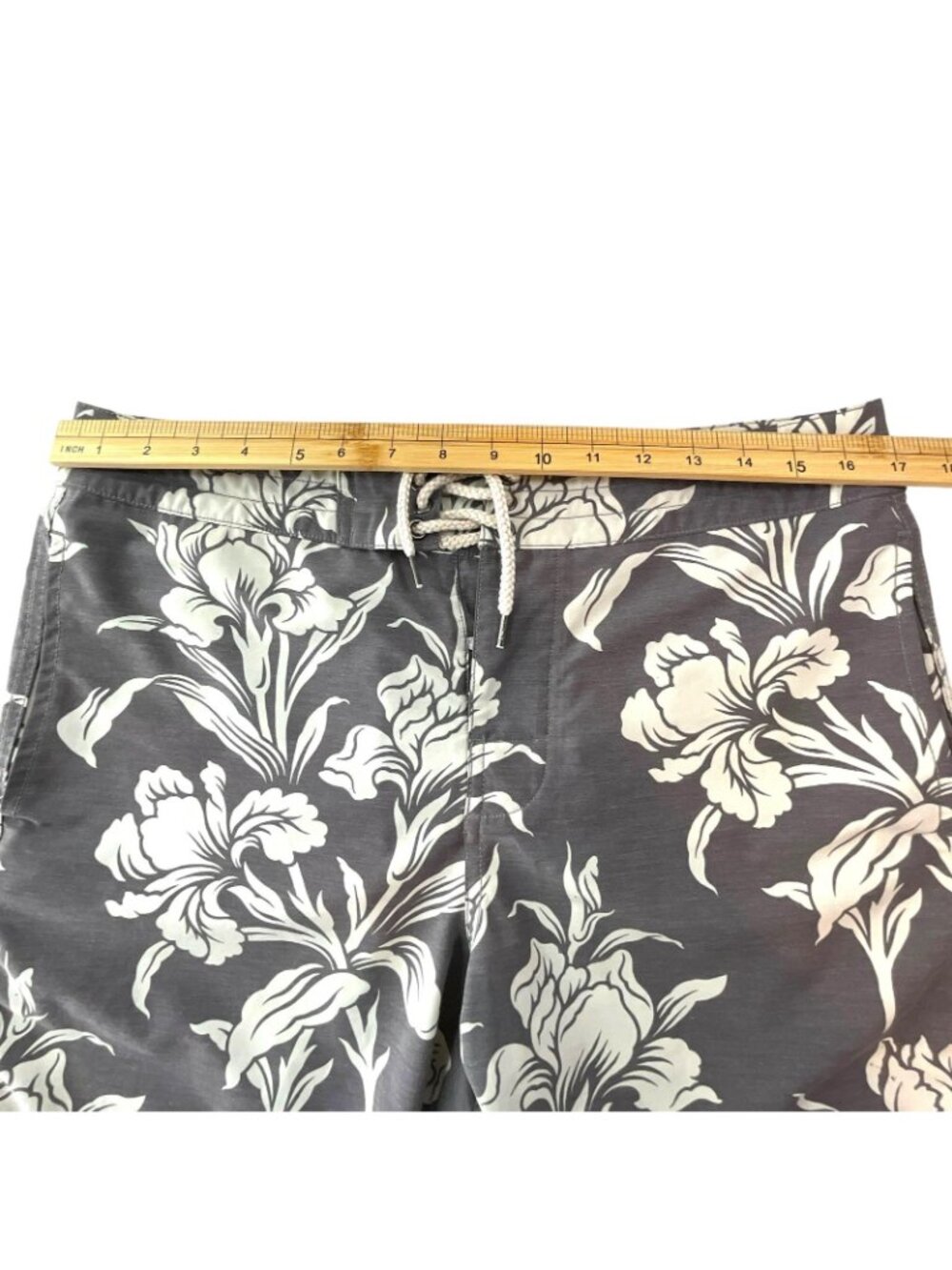 Faherty Board Shorts Mens 31 Gray Floral Swim Trunks Quick Dry Stretch Pockets - Picture 10 of 13
